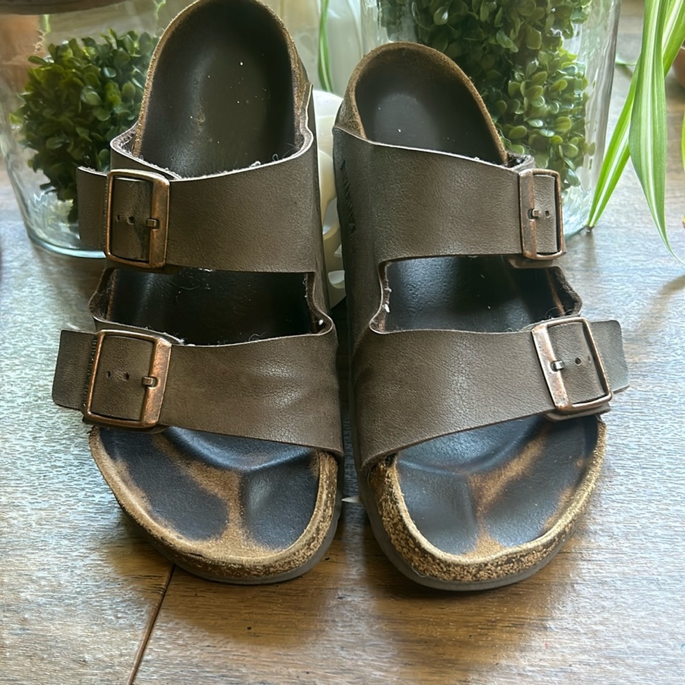 Women’s Mocha Arizona Birkenstocks